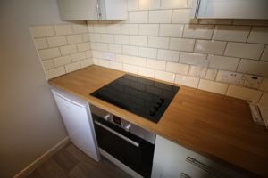 Oven and Hob- click for photo gallery